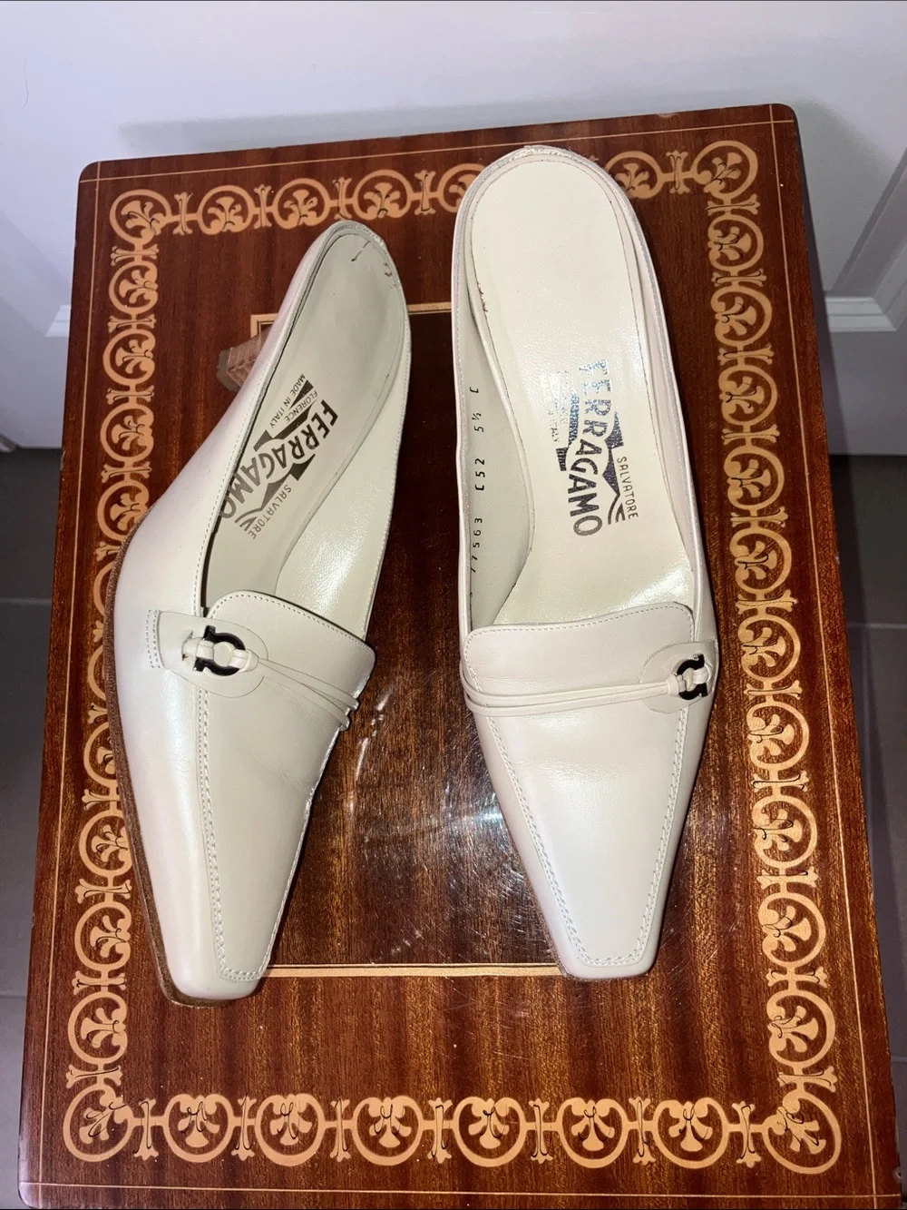 5.5  Ferragamo Tan slides  Shoes kitten heels EUC